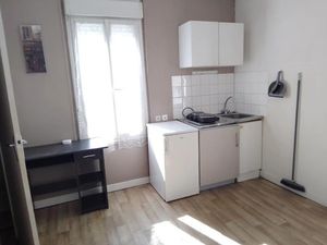 Location appartement 1 pièce 15 m² à Angouleme (16000)  335 €