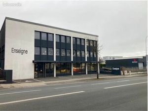 Bureaux - show-room aménagés 345 m2 vitrine 16 ml (vente ou location)