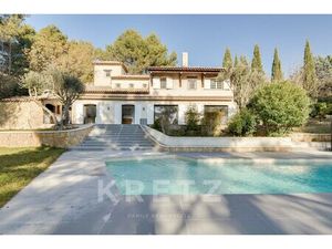 Maison de luxe à vendre dans le quartier Est