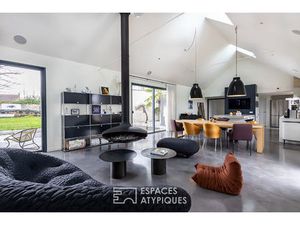 Maison d'architecte contemporaine avec parc et piscine