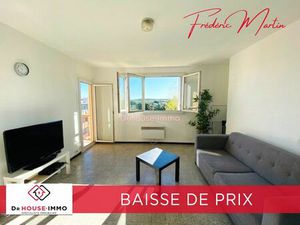 Uzès à pieds  appartement de 65 m² avec trois chambres  terrasse et cave.