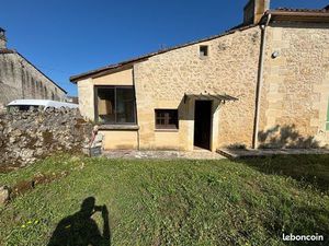 MAISON EN PIERRE DE 55M² À RENOVER SUR UNE PARCELLE DE 670M² 65 000e