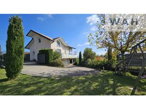 Villa contemporaine d'exception avec piscine  vue lac et stu