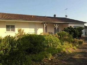 Maison de plain pied 4 chambres sur un grand terrain de 3300m²