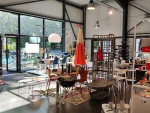 Vente commerce BESSINES 750 m²