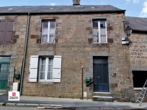 CARROUGES (61320) Maison de bourg  4 pièces  3 chambres   75 m2 environ PRIX 44 500 honora