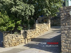 Cornillon-Confoux : terrain (183 m²) en vente