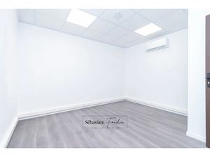 Local professionnel à louer GEMENOS 1 pièce(s) 8m2 150€/mois HT/HC