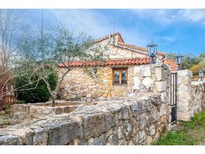 Maison en pierre de plain pied