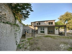 Local professionnel à vendre SAINT GENIS LAVAL 9 pièce(s) 274m2 380 000€