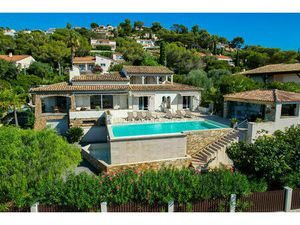 Vente maison 8 pièces 225 m² Roquebrune-sur-Argens (83380)