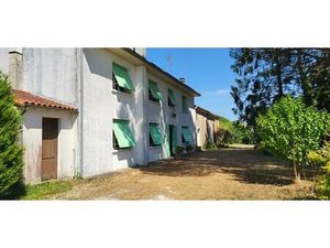 Maison calme de 5 chambres avec grand terrain  dépendance & garage — Saint-André-de-Lidon.