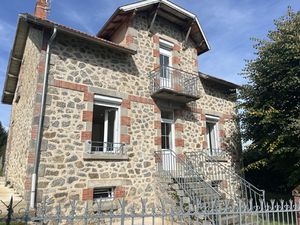 Maison rénovée avec grand terrain