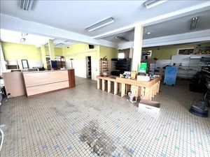 Vente immeuble à Bourdeilles (24310)  77 350 €