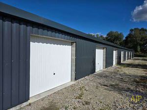 Vente Garage et parking à Saint-Jean-Brévelay (56660) : à vendre / 470m² Saint-Jean-Brével
