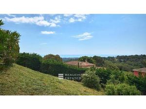 Terrain de 1 813 m² avec Vue Mer – Biot