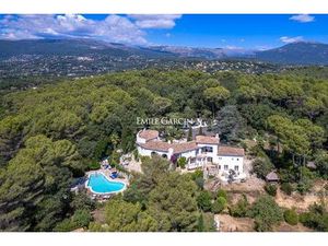 Maison de luxe de 12 pièces en location à Valbonne  France