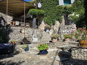 Mas cévenol de 210 m2  réserve d'eau  possible 2 habitations