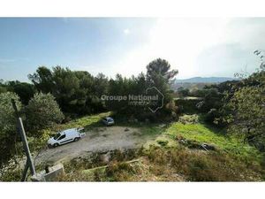 Terrain constructible viabilisé à vendre