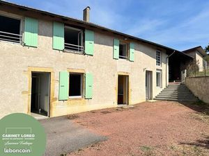 Maison avec terrain au coeur de Vougy