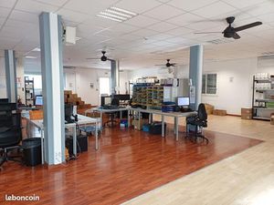 Local industriel 750 m²