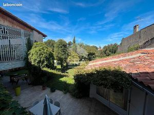 Maison 8 pièces 370 m²