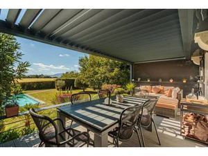 Reine Avon Stephanie