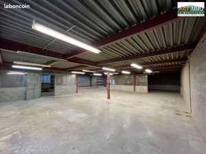 Local 256 m² Saint-Chamas