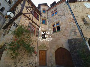 Maison 16 pièces 300 m²