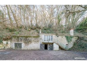 Salles / caves troglodytes