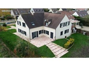 Villa 9 pièces 290 m²