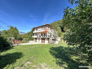 Propriété 9 pièces 215 m²