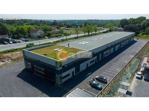 Local d'activité 374 m²