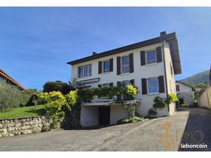 Propriété 6 pièces 198 m²