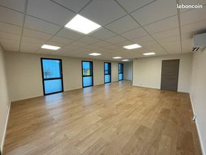 Location bureau 72m²