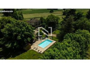 Propriété 8 pièces 230 m²