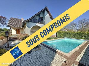 Maison 6 pièces 244 m²