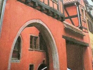 Bel appartement dans maison médiévale avec parking privé