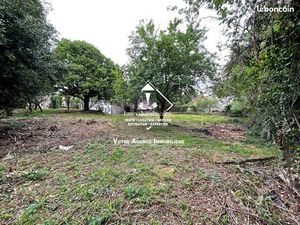 Terrain 1 011 m² Le Vigen