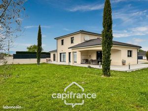 Maison 7 pièces 275 m²