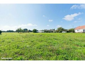 Terrain 1951 m² YVRE L EVEQUE