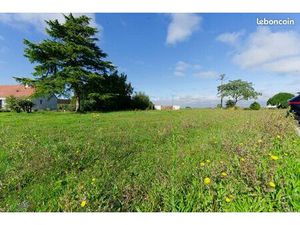Terrain 1 681 m² Yvre L Eveque