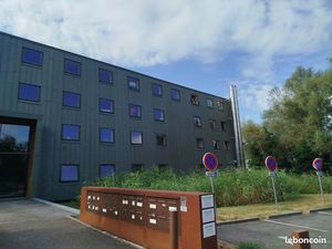 Bureaux 125 m² Méry