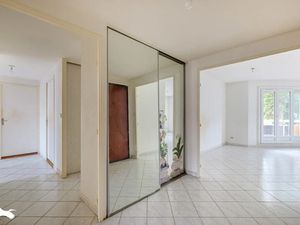 Vente appartement 4 pièces 80 m² à Decines-charpieu (69150)  226 180 €