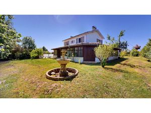 TRES BELLE VILLA AVEC PISCINE