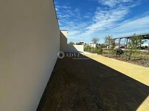 LOCAUX D'ACTIVITE A LOUER