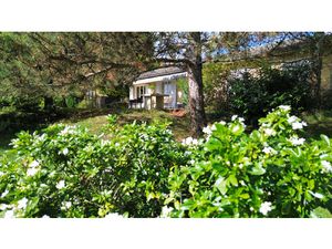 Maison familiale plain-pied style provençal à vendre à Saint