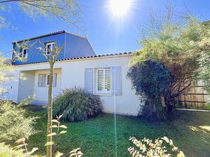 Maison 5 chambres et piscine orientée SUD à Saint MEDARD D'AUNIS