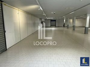 LOCATION LOCAL COMMERCIAL - 687 m2 - SAINT MARTIN DE CRAU