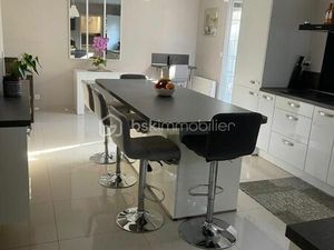 Propriété 7 pièces 179 m²